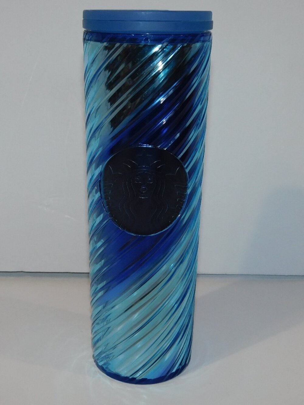 Starbucks 2022 Blue Ribbon Swirl iridescent icicle Plastic Travel tumbler 16 oz